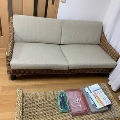 ラタンソファ　テーブルセットの画像