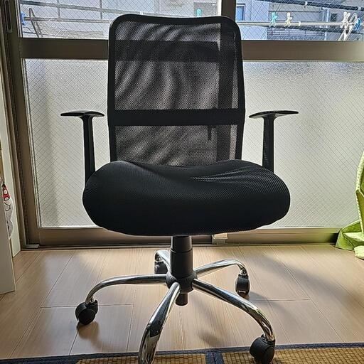 デスクチェアー