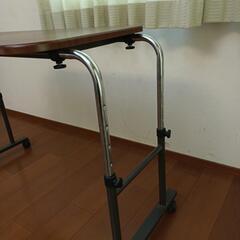 ベッドテーブルの画像