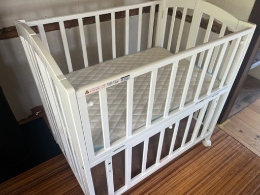 ベビーベッド カトージ　KATOJI 美品です