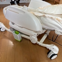 コンビ 電動ハイローラック/チェア ネムリラ オートスイング　ハイローラックの画像