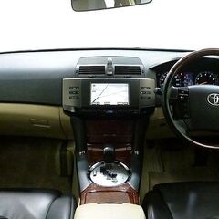 【デザイン人気が高く車内も高級感あふれる車！！】　古びた感じのデ...