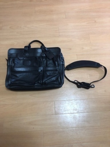 TUMI ビジネスバッグ　大容量　本革