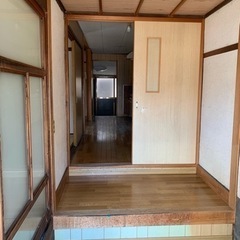 【賃貸物件】駅から徒歩5分！レトロな長屋　中は広々　坪庭付き！