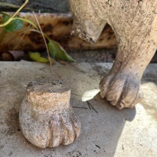 御影石　犬　籠　庭石　オブジェ　メダカ鉢　