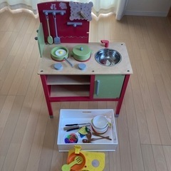 【受け渡し決定済】おままごとキッチンとおままごとセットの画像