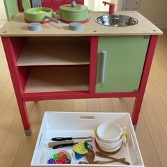 【受け渡し決定済】おままごとキッチンとおままごとセットの画像
