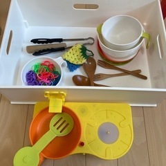 【受け渡し決定済】おままごとキッチンとおままごとセットの画像