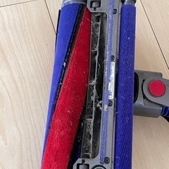 ダイソンコードレスクリーナー　SV10ジャンク品の画像