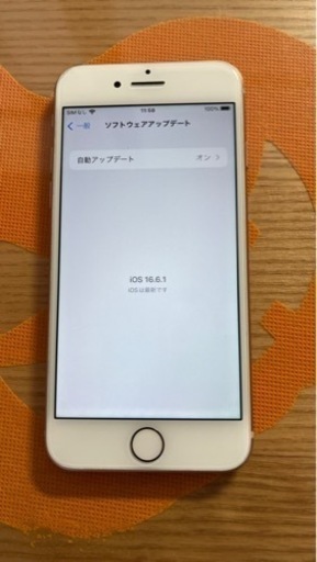 iPhone8 本体と付属品は箱のみ