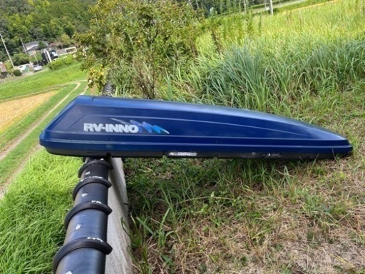 ルーフボックス　INNO製