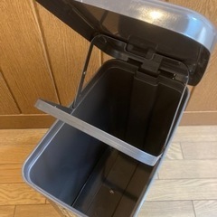 ゴミ箱　26L フタ付きペダルペールの画像