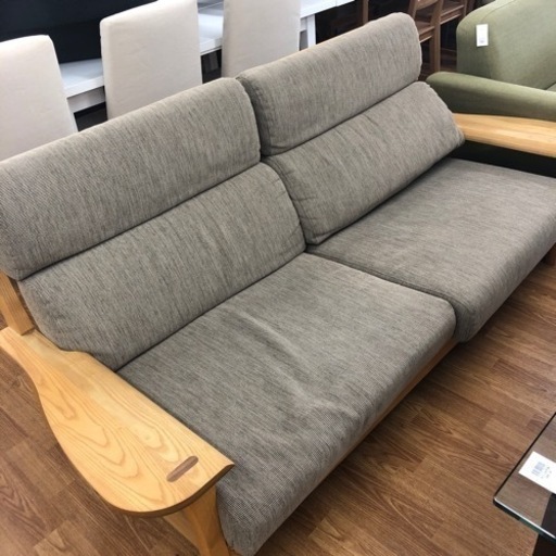 木製フレームのオシャレな2人掛けソファーお売りします！