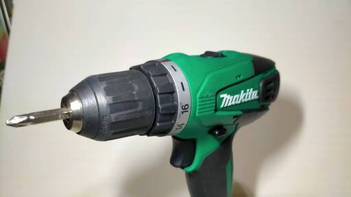 【再出品】　MAKITA　マキタ14.4V　ドライバードリル　バッテリー３個付き