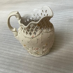 かわいい陶器の花瓶の画像