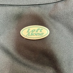 レフトアローンリュックの画像