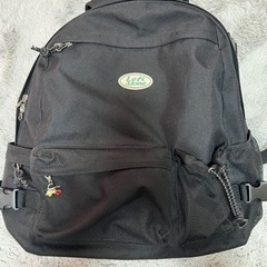 レフトアローンリュック