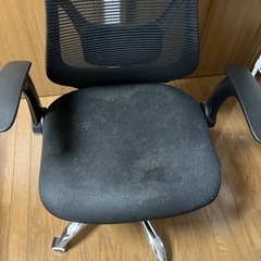 高さ調節・ロッキング可能！オフィスデスクチェア！の画像