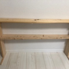 高級尾鷲木材の棚　真ん中の天板は取り外し可能