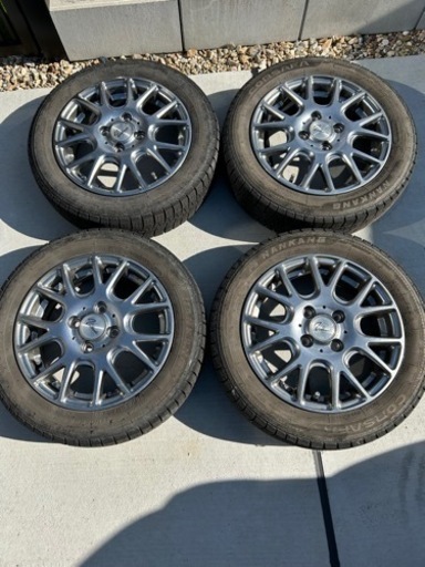 スタッドレスタイヤ　ホイール付