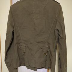 カーキ　ジャケットの画像