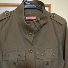 カーキ　ジャケットの画像
