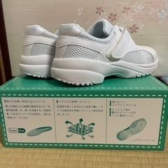 ナースシューズ　23.5cmの画像