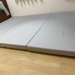 丸めてしまえる檜すのこベッド　ダブルサイズ　さらに安くなったよ‼️の画像