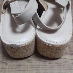 RANDA 厚底サンダル ゴールドの画像