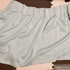 横長な小窓向けのカーテン　※両面開き用