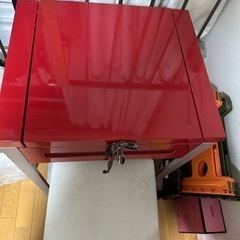 赤いドレッザー　セットの画像