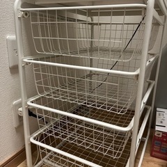 【急ぎで探しています】服の収納に最適な　IKEAの収納ワゴン