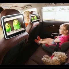 【車の中で大活躍！持ち運べる】DVDプレイヤーの画像