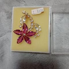 定価4万!! ブローチ カワイイ 未使用！の画像