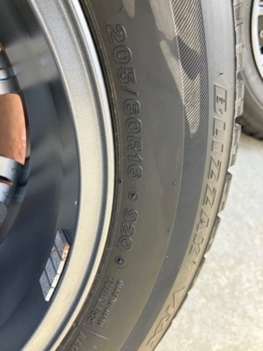 【決まりました】スタッドレスタイヤ205/60R16(ブリジストン ブリザック VRX) 2020年製