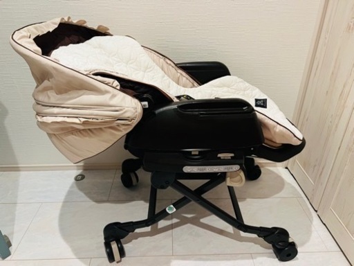 ★美品★Combi 電動 ベビーチェア ベット