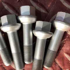 ☆彡ベンツ用ホイルボルト！W447・ W639・ W638・ W251 ・W164・ W163・ M14 ・中古ですがきれいですよ。の画像