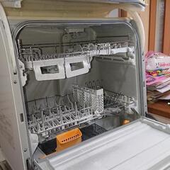 2014年式 Panasonic パナソニック食器洗い乾燥機 NP-TR7【おまけ】蛇口切替アダプター付きの画像