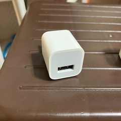 Apple iPhone純正充電器ACアダプター(model:A1265）の画像