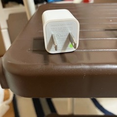 Apple iPhone純正充電器ACアダプター(model:A1265）の画像