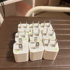Apple iPhone純正充電器ACアダプター(model:A1265）の画像