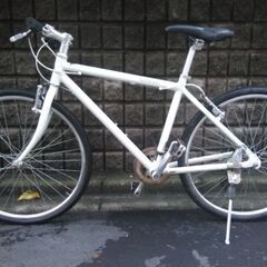 クロスバイク WEEKEND BIKES 26インチ 7段変速 ホワイト 配送無料