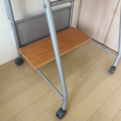 使用感あり　パソコンデスクの画像