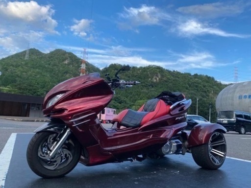 マジェスティトライク