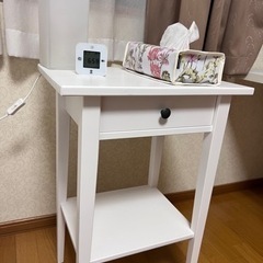 IKEA サイドテーブル　あげます