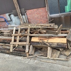 無料　風呂焚き木　小屋を解体した廃材