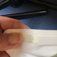 袖のレースが可愛いTシャツの画像