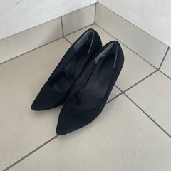 パンプス　黒の画像