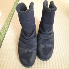 冬ブーツ　24.5EEE　無料