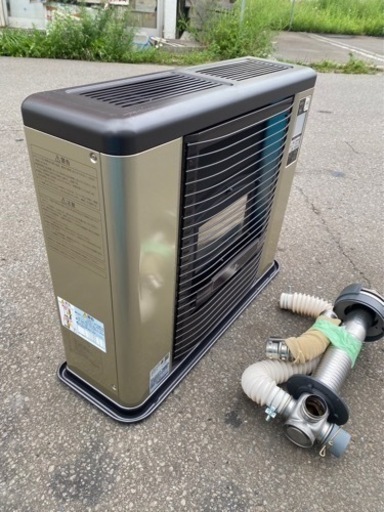 万代店　動作確認済 サンポット 密閉式石油ストーブ ゼータスイング FFR-703RX S 2021年